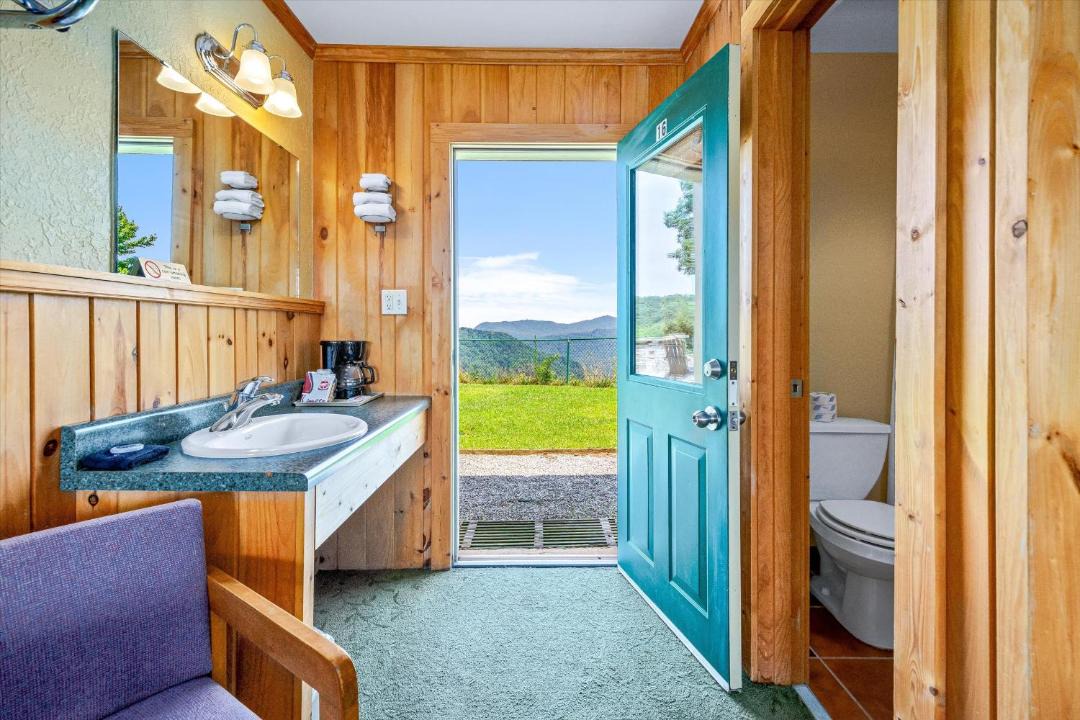Photo of Bathroom in Saluda