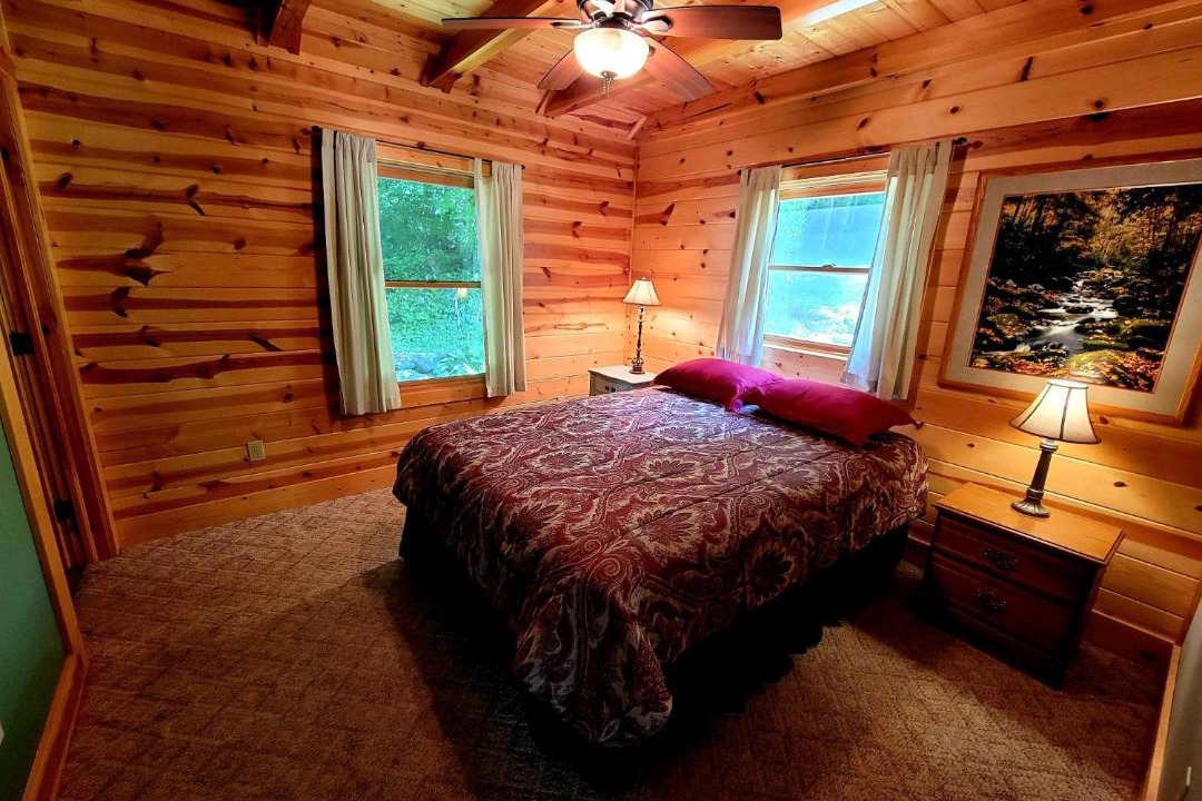 Photo of Bedroom in Sylva