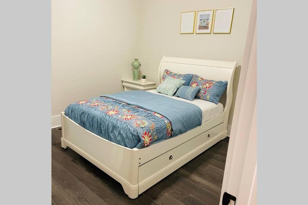 Photo of Bedroom in Mountain Island