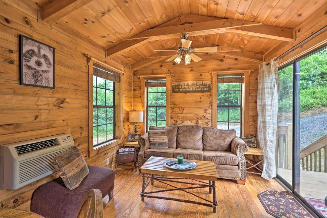 Photo of Livingroom in Warrensville