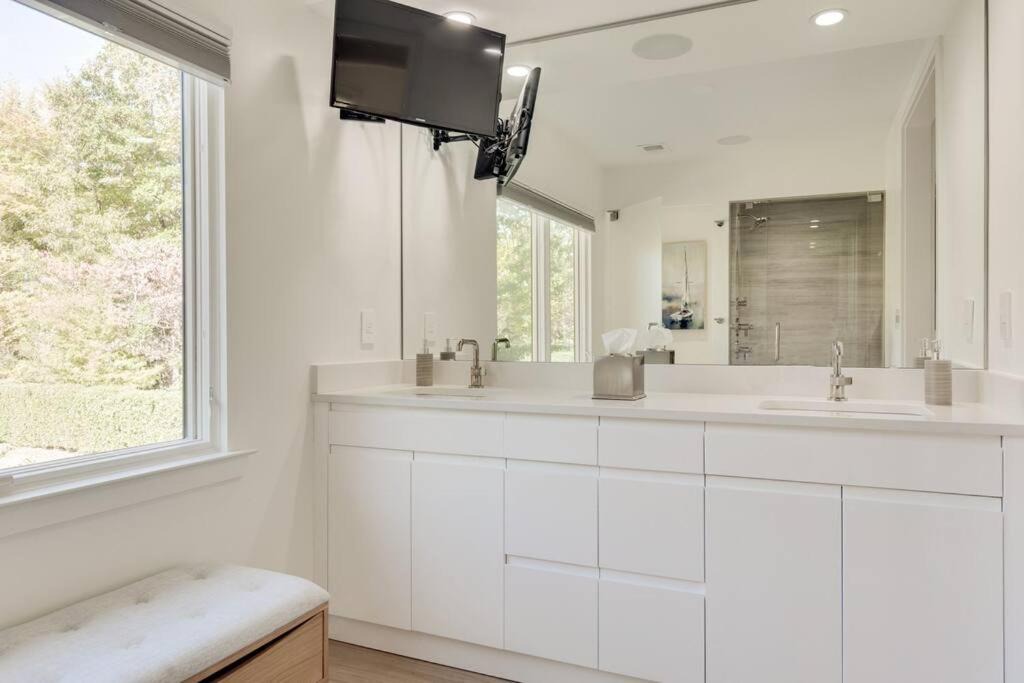 Photo of Bathroom in Sardis Forest