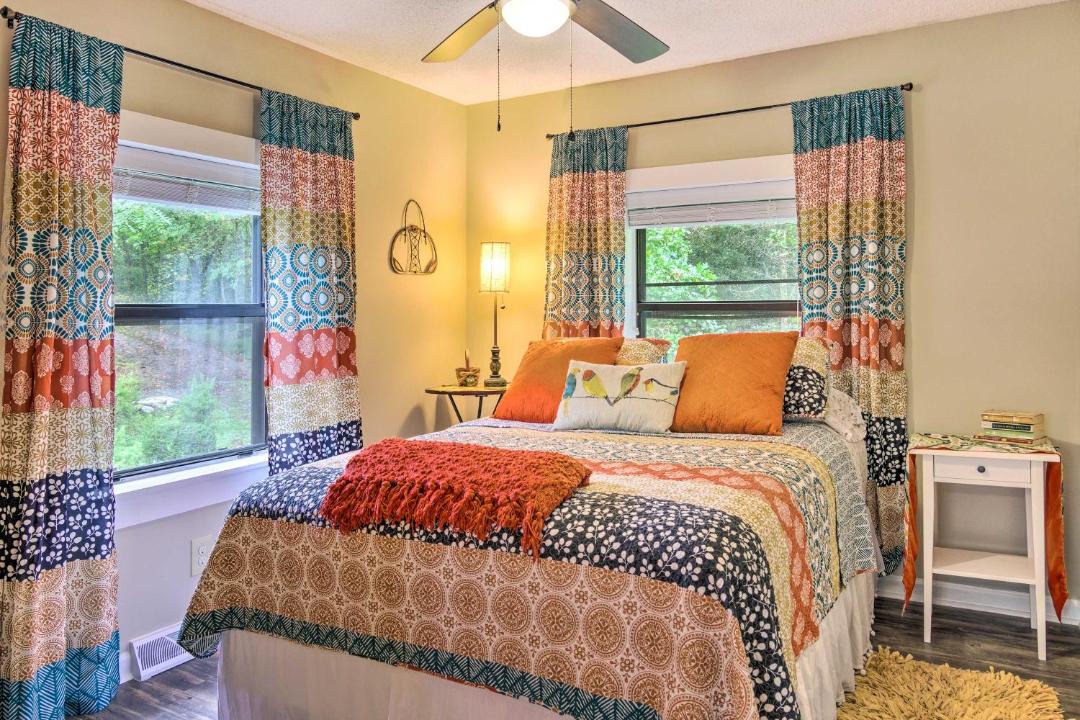 Photo of Bedroom in Hendersonville