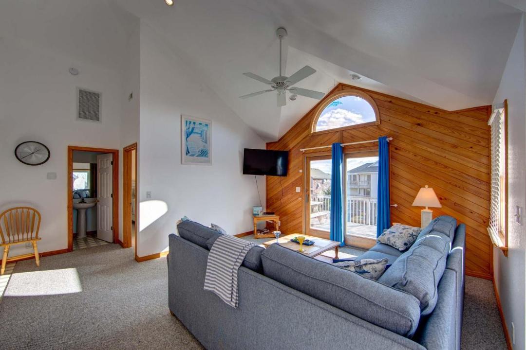 Photo of Livingroom in Waves