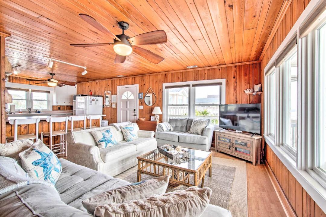 Photo of Livingroom in Surf City