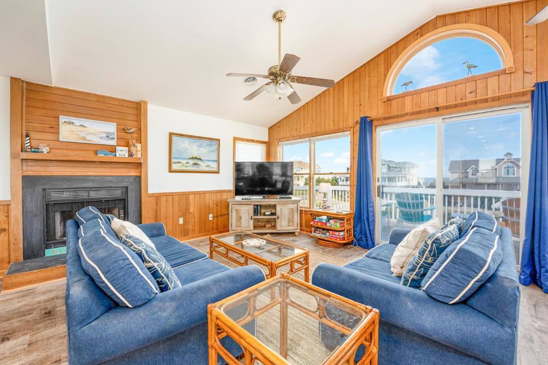 Photo of Livingroom in Whalehead Beach