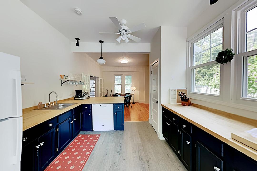 Photo of Kitchen in West Side Historic District