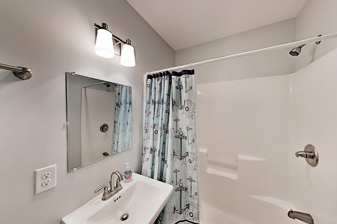 Photo of Bathroom in Tranquil Harbour