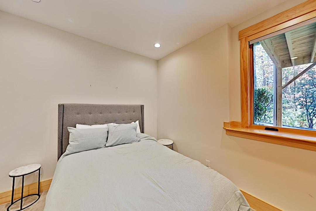 Photo of Bedroom in Pisgah Forest