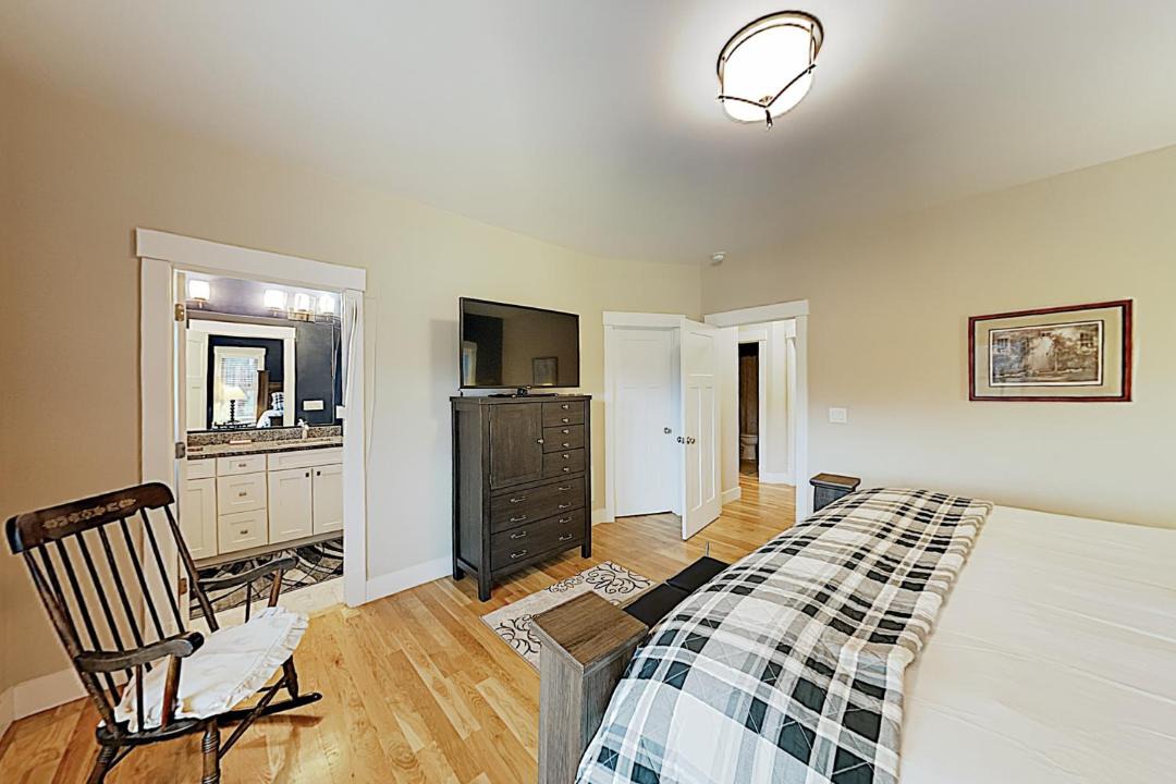 Photo of Bedroom in Fairview