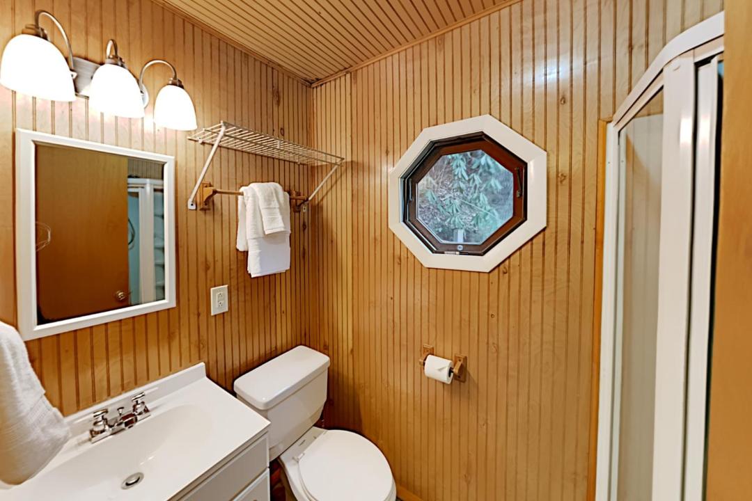 Photo of Bathroom in Gerton