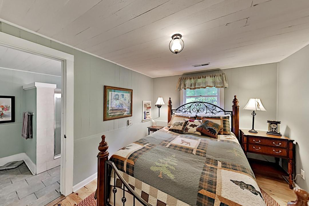 Photo of Bedroom in Horse Shoe