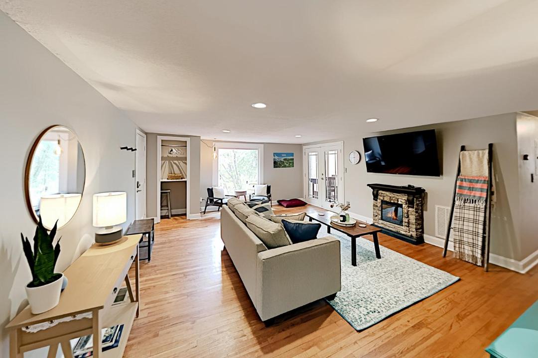 Photo of Livingroom in Hendersonville