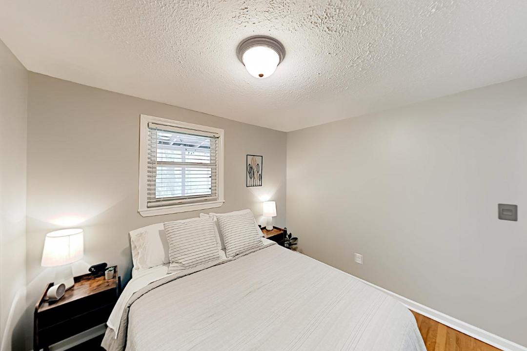 Photo of Bedroom in Hendersonville