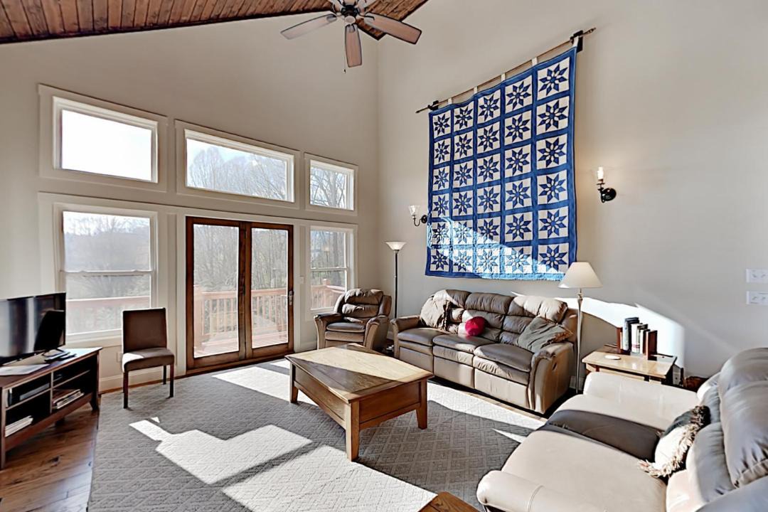 Photo of Livingroom in Lake Junaluska