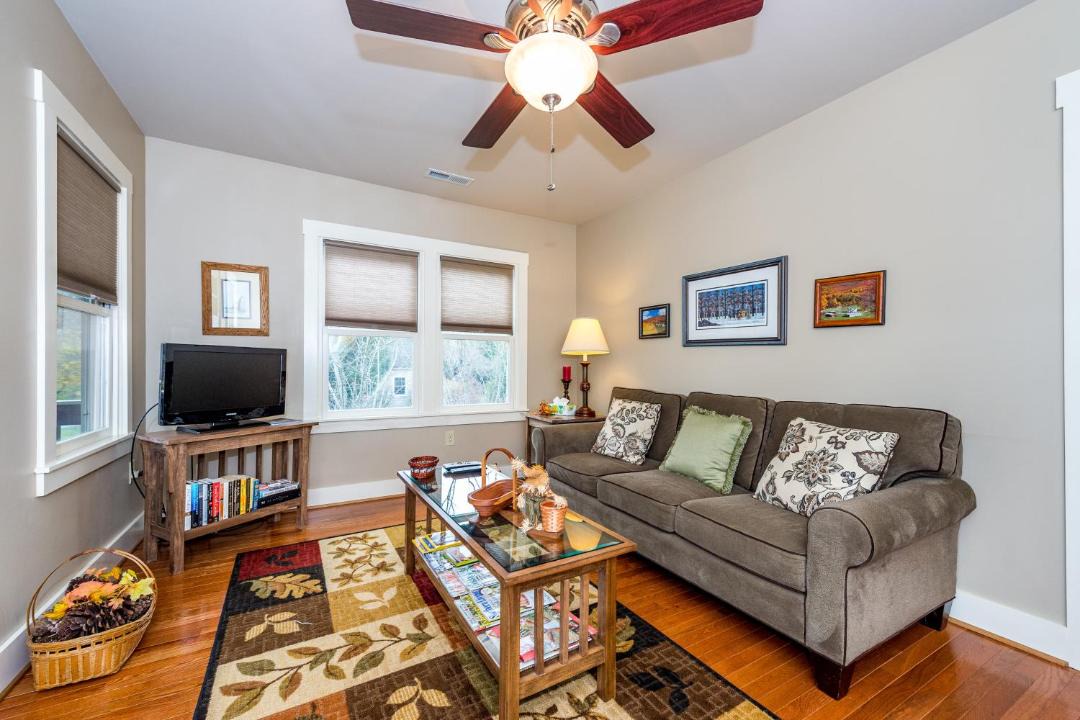Photo of Livingroom in Black Mountain