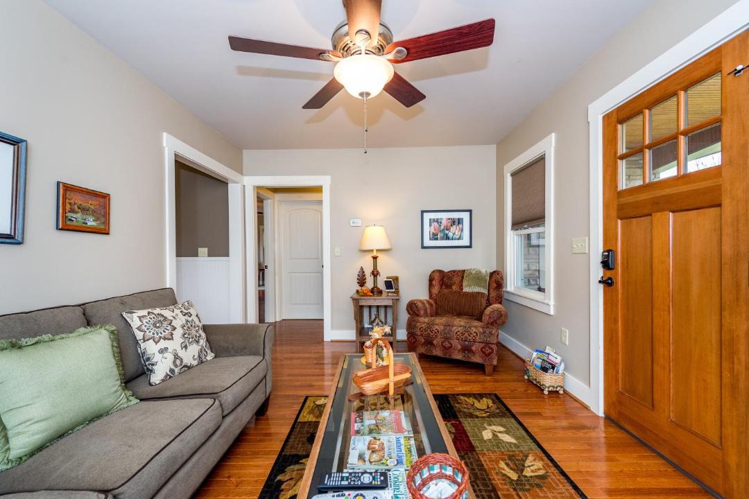 Photo of Livingroom in Black Mountain