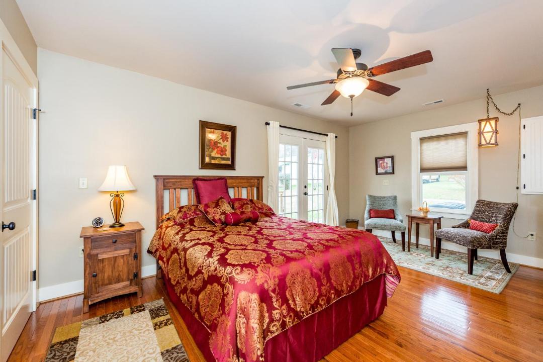 Photo of Bedroom in Black Mountain