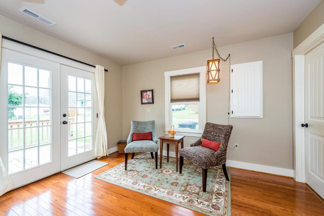 Photo of Livingroom in Black Mountain