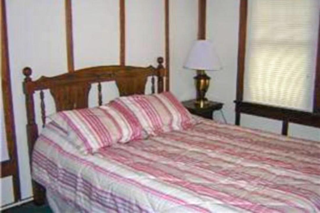 Photo of Bedroom in Lake Junaluska