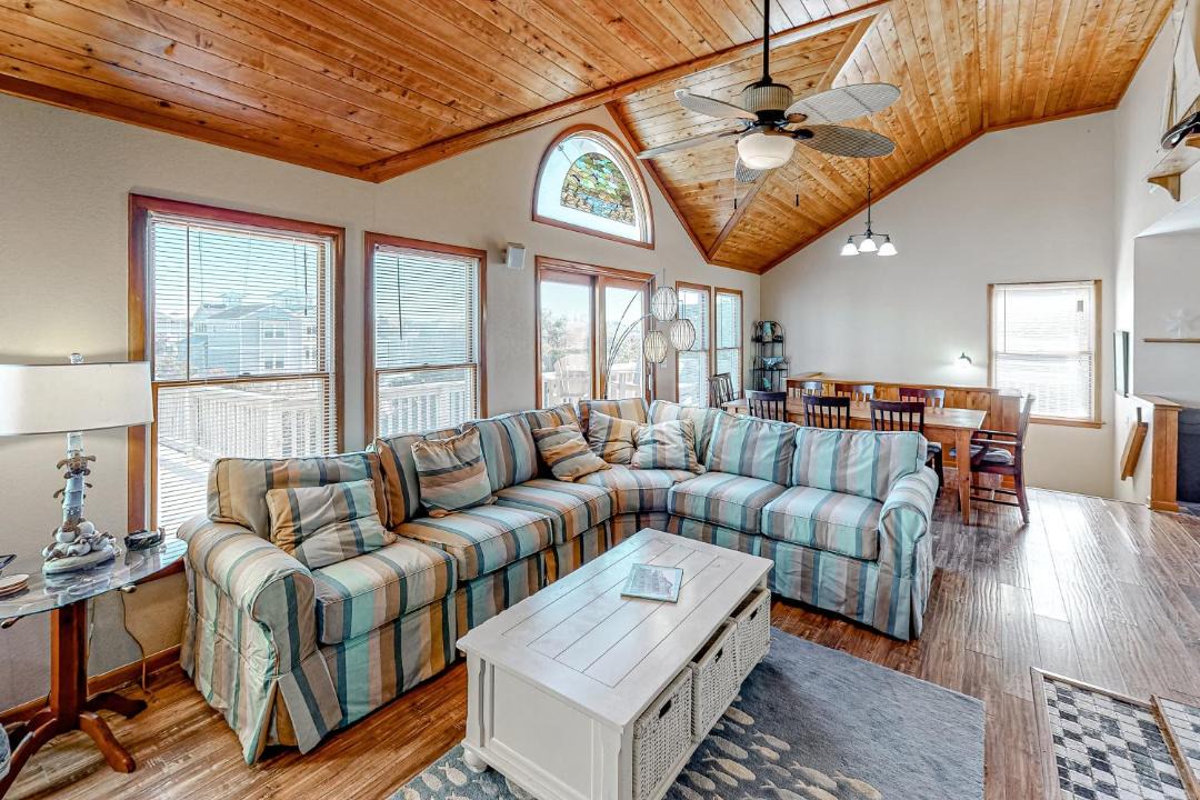 Photo of Livingroom in Whalehead Beach