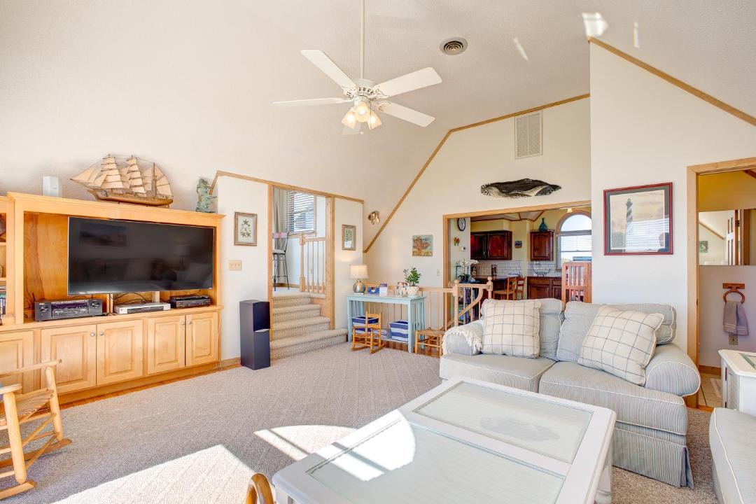 Photo of Livingroom in Avon