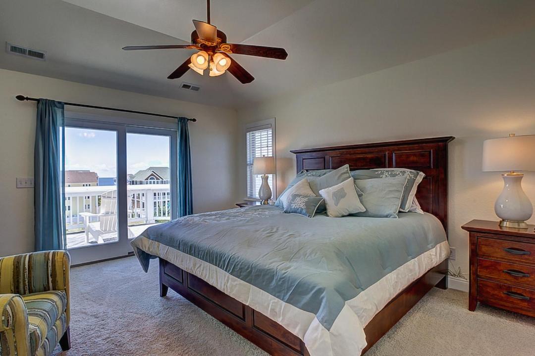 Photo of Bedroom in Wind Over Waves