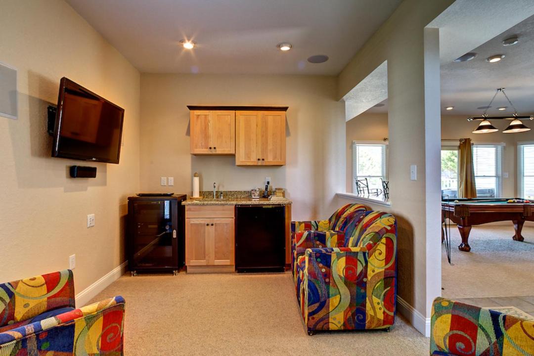 Photo of Livingroom in Avon