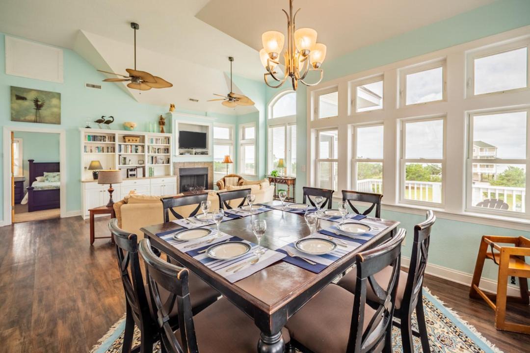 Photo of Livingroom in Wind Over Waves