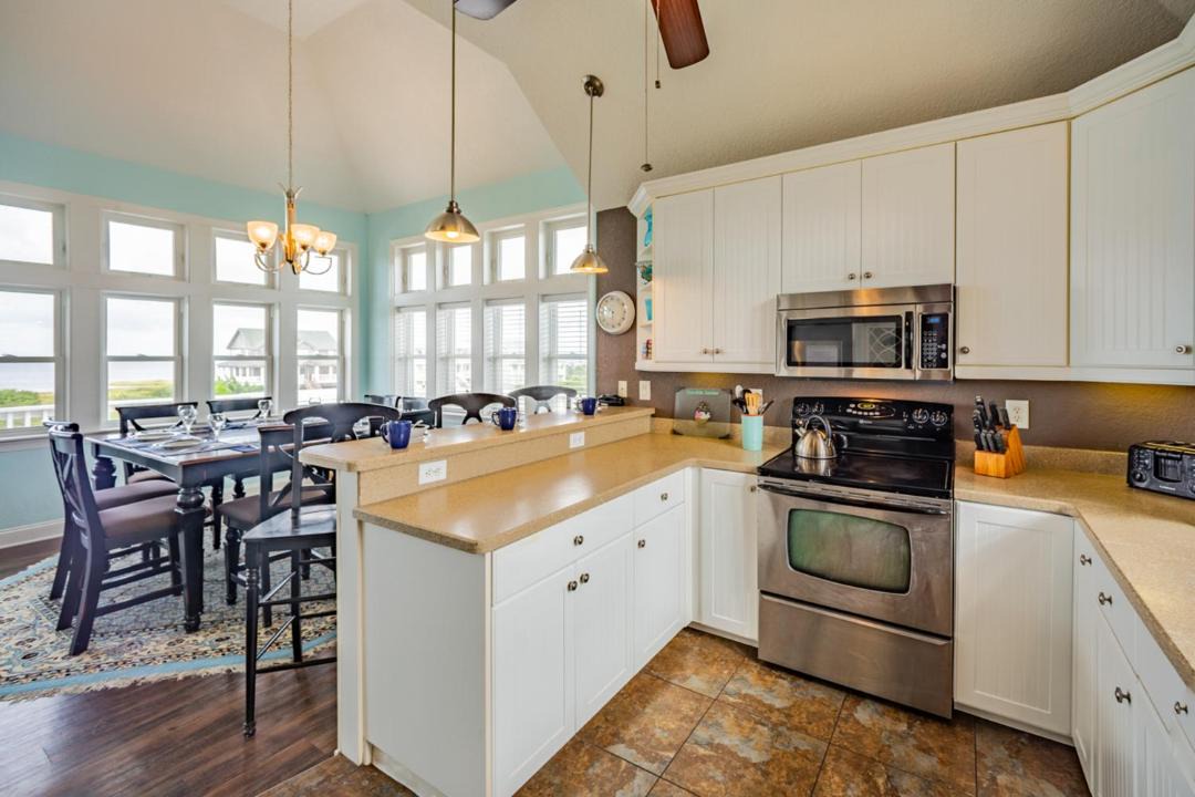 Photo of Kitchen in Wind Over Waves