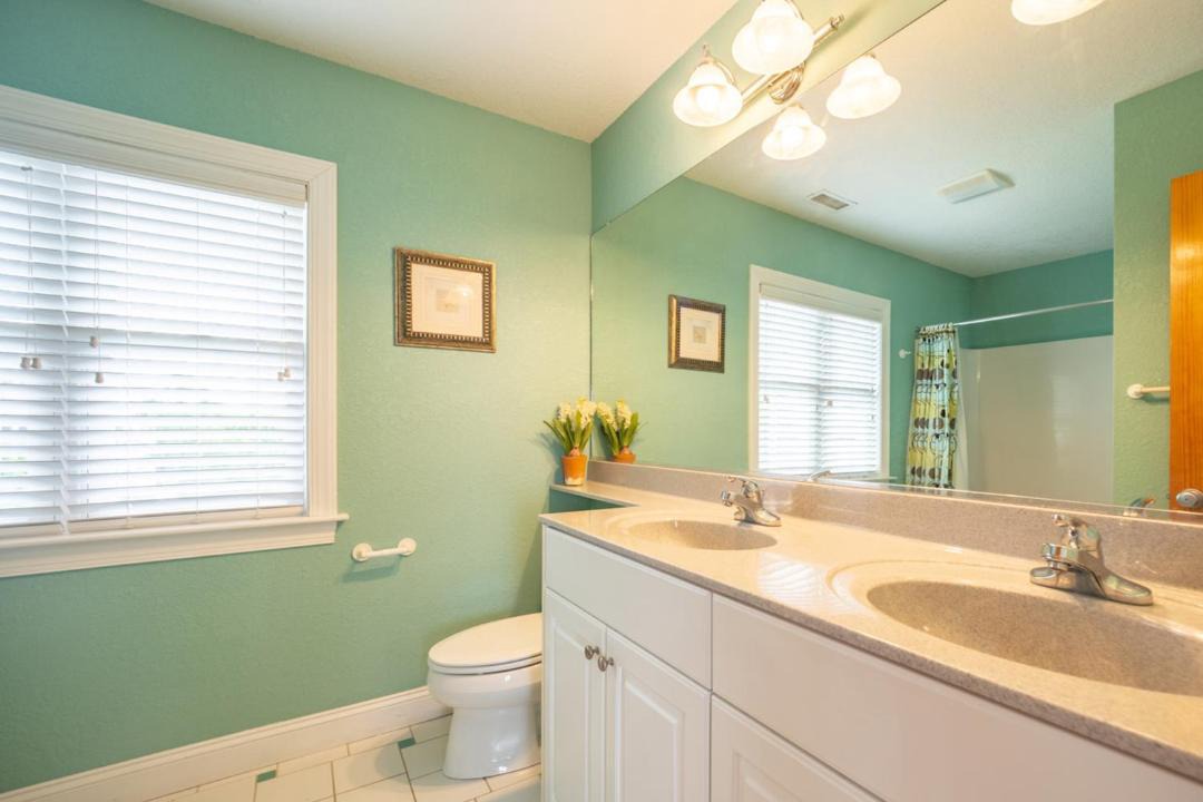 Photo of Bathroom in Wind Over Waves