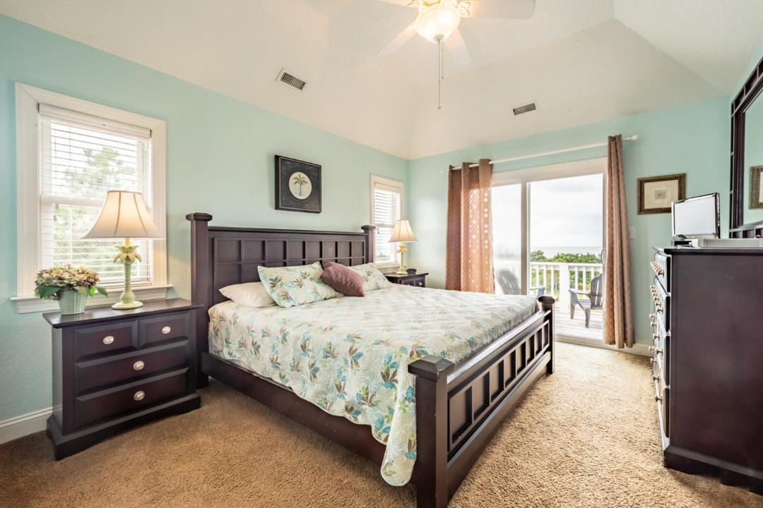 Photo of Bedroom in Wind Over Waves