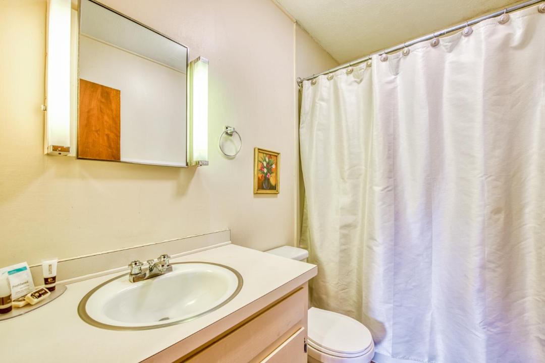 Photo of Bathroom in Lake Junaluska