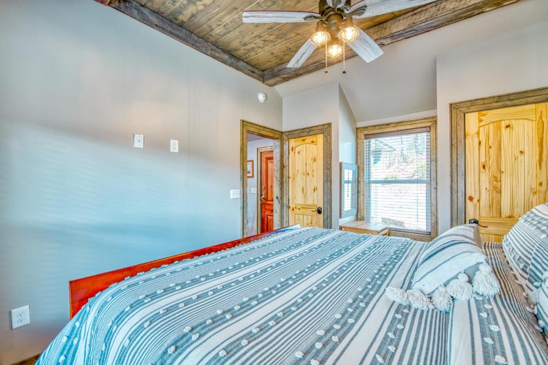 Photo of Bedroom in Swannanoa