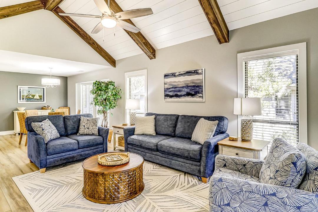 Photo of Livingroom in Palmetto Dunes
