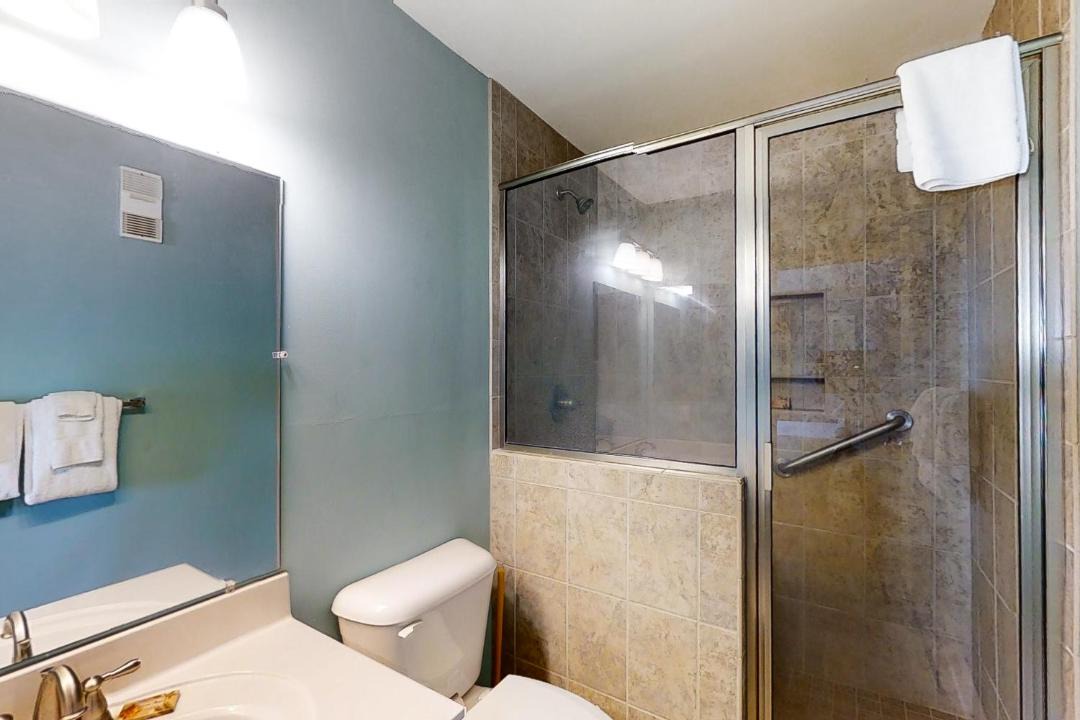 Photo of Bathroom in Pine Knoll Shores
