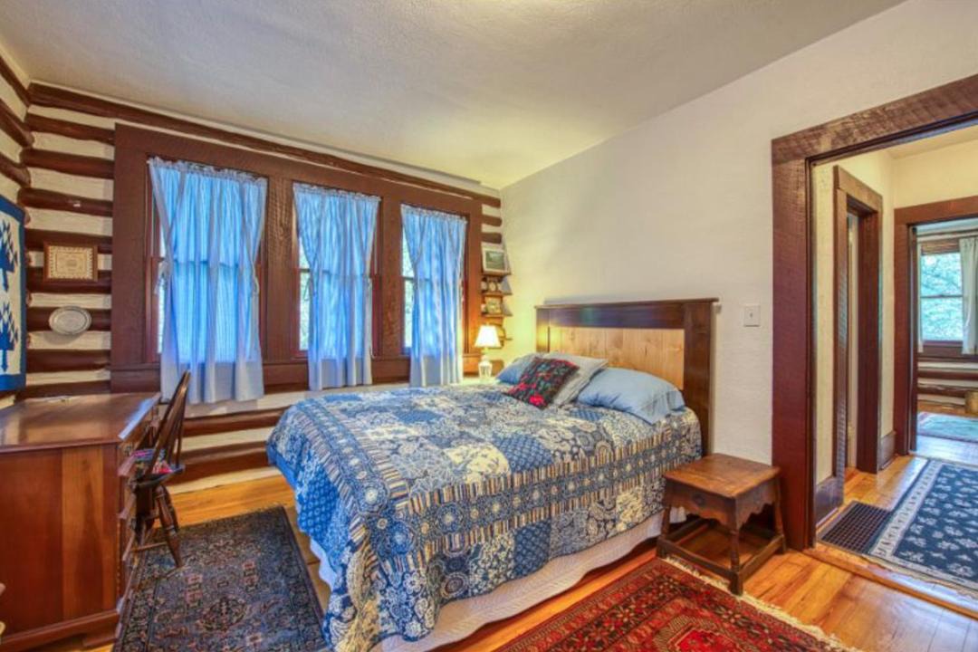 Photo of Bedroom in Lake Junaluska