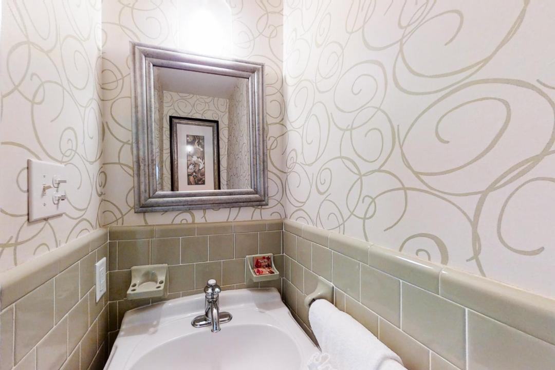 Photo of Bathroom in Pine Knoll Shores