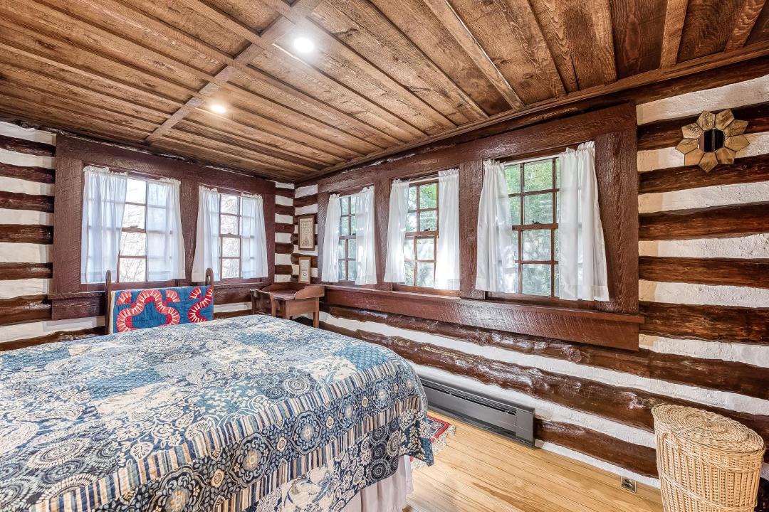 Photo of Bedroom in Lake Junaluska