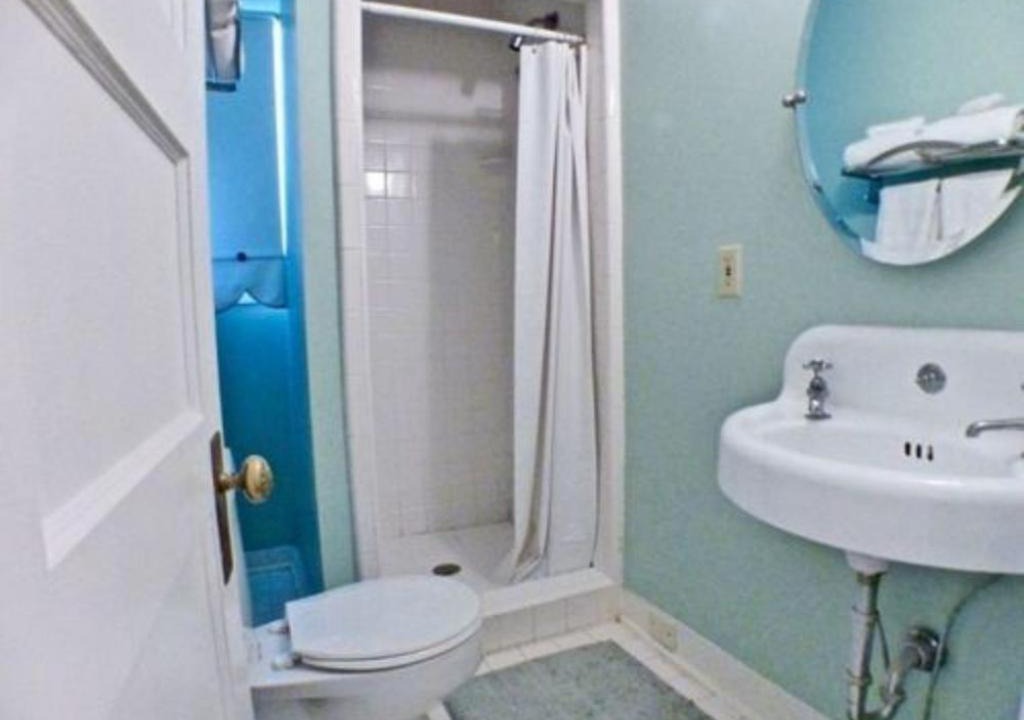 Photo of Bathroom in Old Town