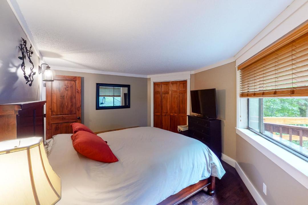 Photo of Bedroom in Beech Mountain
