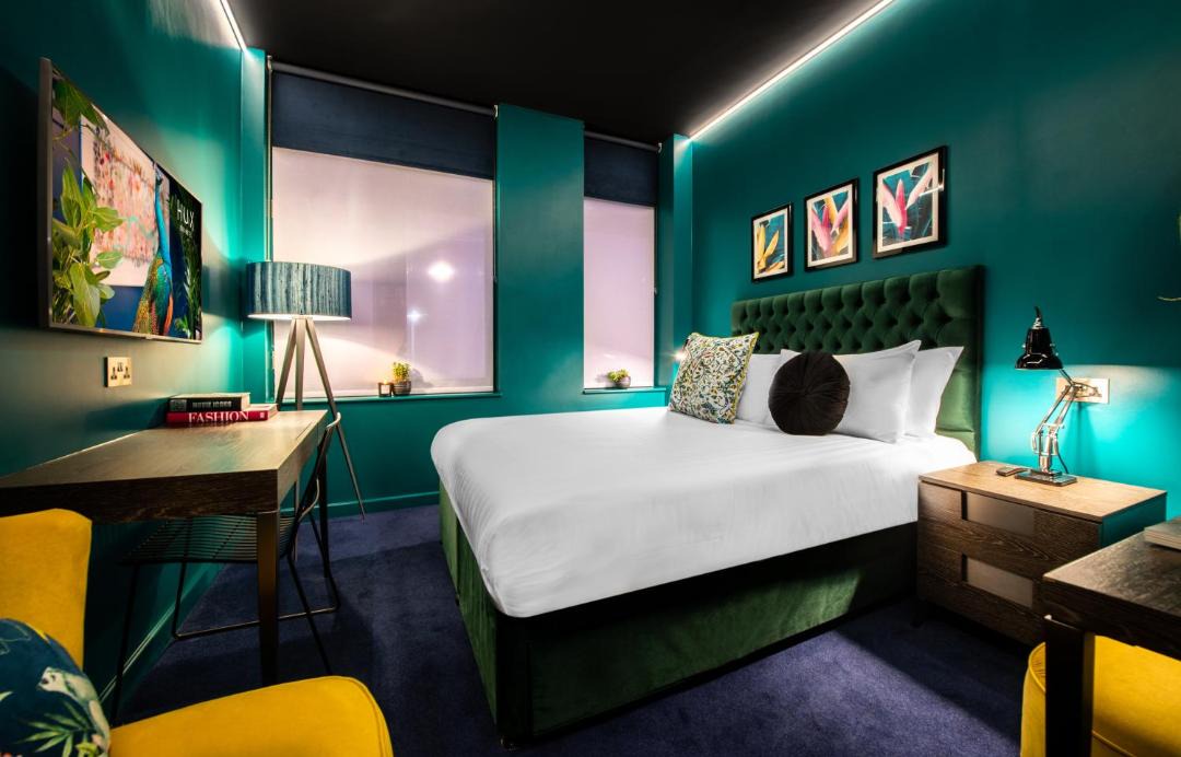 Photo of Bedroom in Royal Borough of Kensington and Chelsea