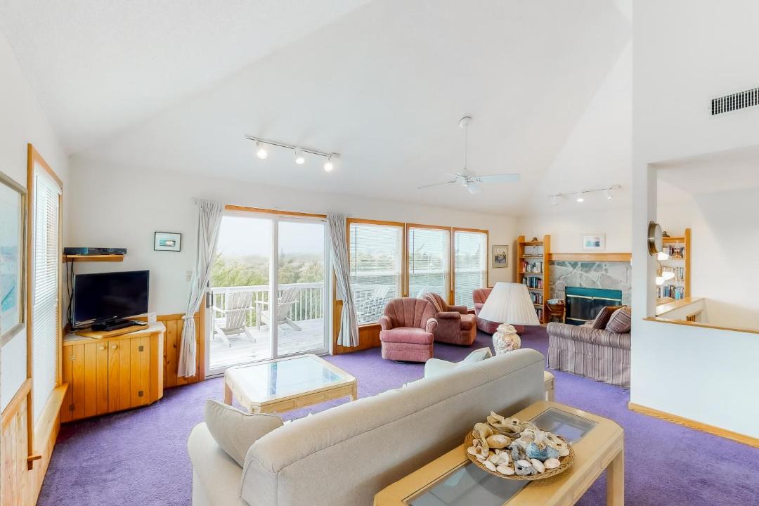 Photo of Livingroom in Avon