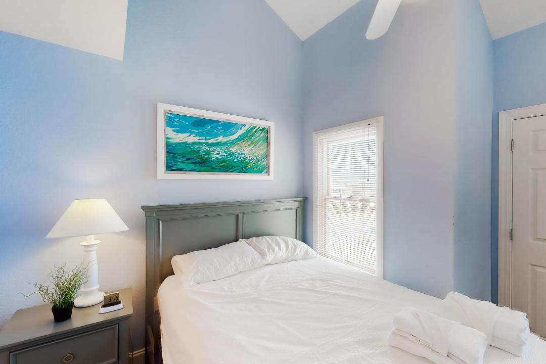 Photo of Others in Whalehead Beach