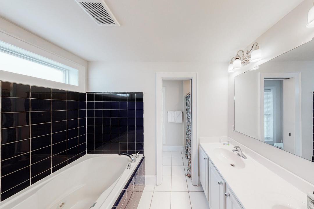 Photo of Bathroom in Rodanthe