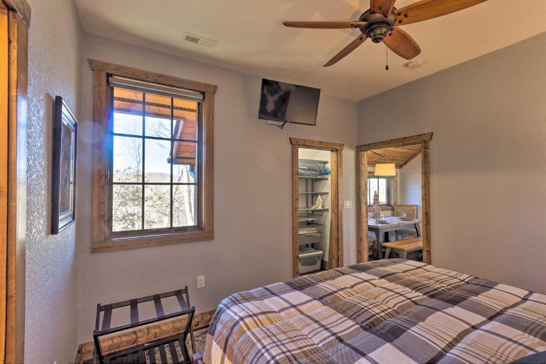 Photo of Bedroom in Tuckasegee