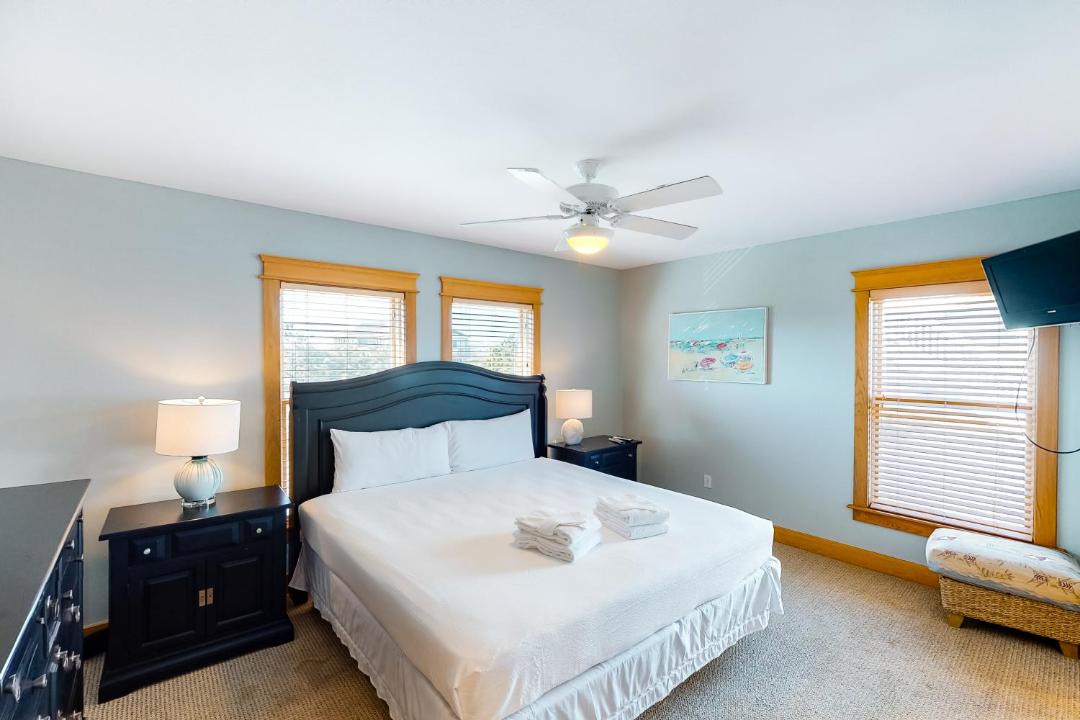 Photo of Bedroom in Whalehead Beach