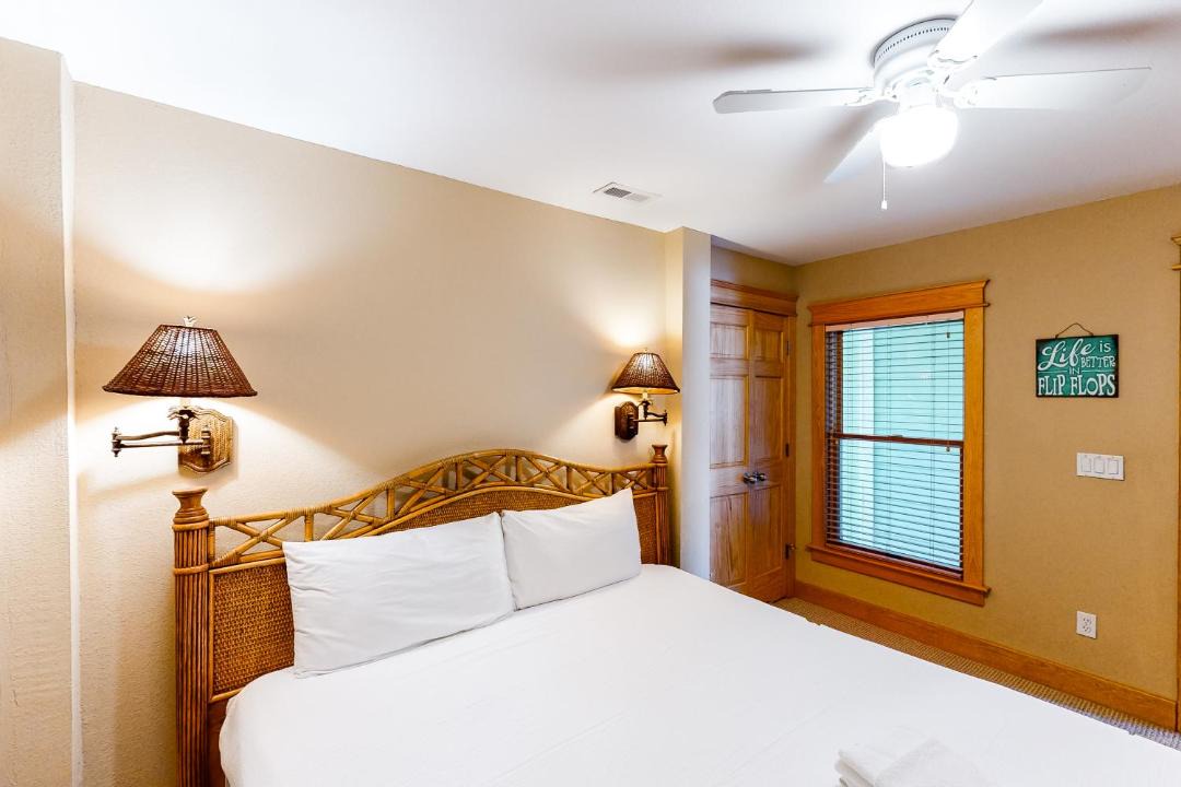 Photo of Bedroom in Whalehead Beach