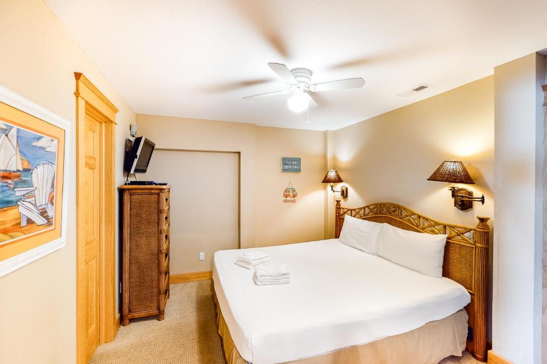 Photo of Bedroom in Whalehead Beach