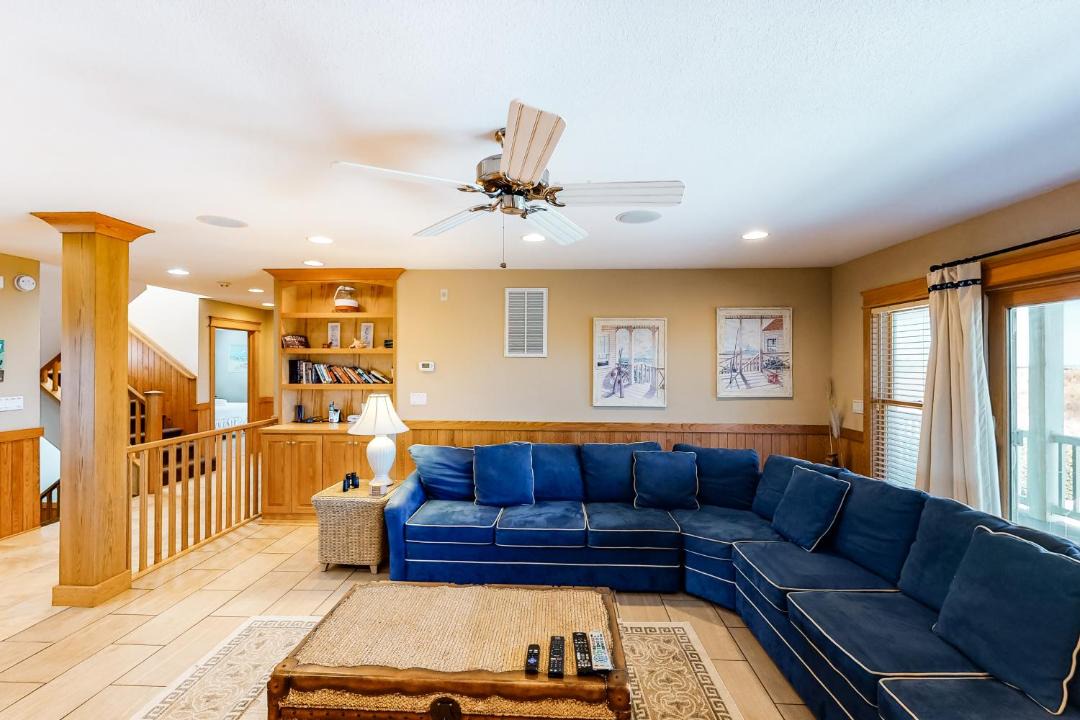Photo of Livingroom in Whalehead Beach