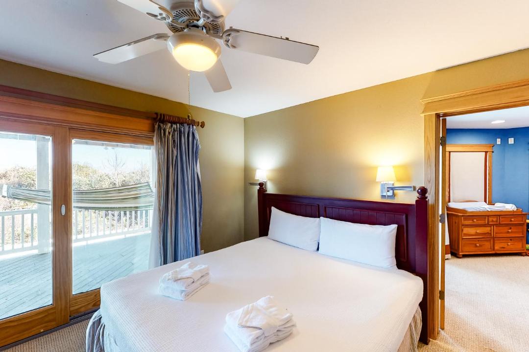 Photo of Bedroom in Whalehead Beach